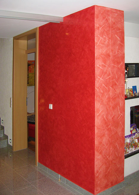 Dekorative rote Wandgestaltung von MalerFunke